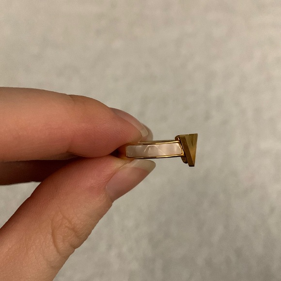 Opal and Gold V Ring - Picture 13 of 16